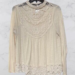 Taylor & Sage Junior's Size XL Lace Top